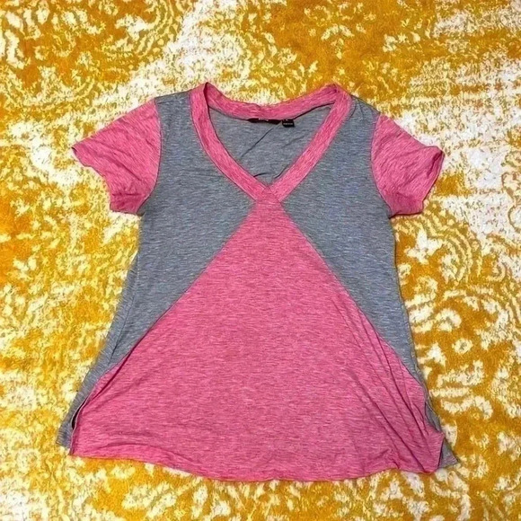 Beta Brand color block geometric, soft T-shirt, large - Picture 1 of 6
